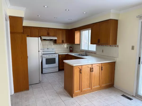 2 Kingsplate CRES #Main Floor, Toronto W10, ON M9W 6X6