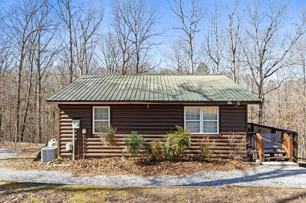 Mineral Bluff, GA 30559,97 Cowboy Way