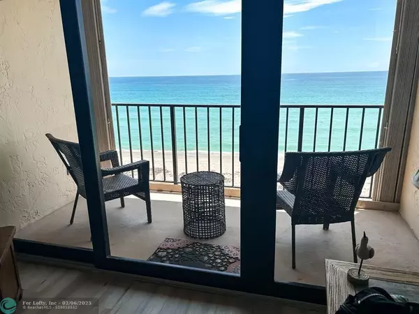 Jensen Beach, FL 34957,10310 S Ocean Dr  #504