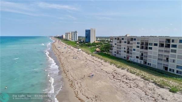 Jensen Beach, FL 34957,10310 S Ocean Dr  #504