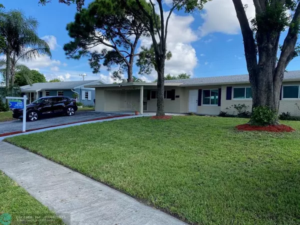 3916 Australian Ct, West Palm Beach, FL 33407