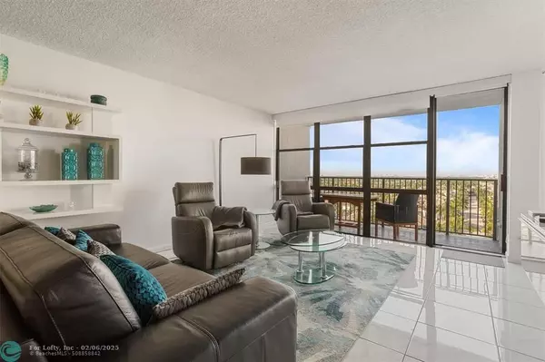 Hallandale Beach, FL 33009,1000 PARKVIEW DR  #1019