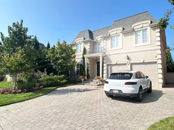 2 Ormsby CT, Richmond Hill, ON L4B 4P8