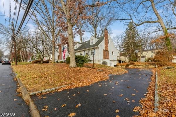 25 Packanack Lake Rd, Wayne Twp., NJ 07470