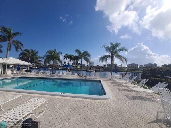 Fort Lauderdale, FL 33308,6391 Bay Club Dr  #4