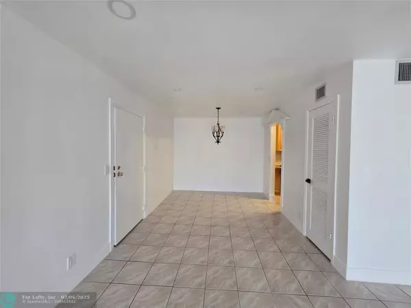 Fort Lauderdale, FL 33308,6391 Bay Club Dr  #4