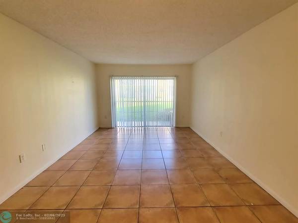 Lauderdale Lakes, FL 33311,3600 NW 21st St  #103