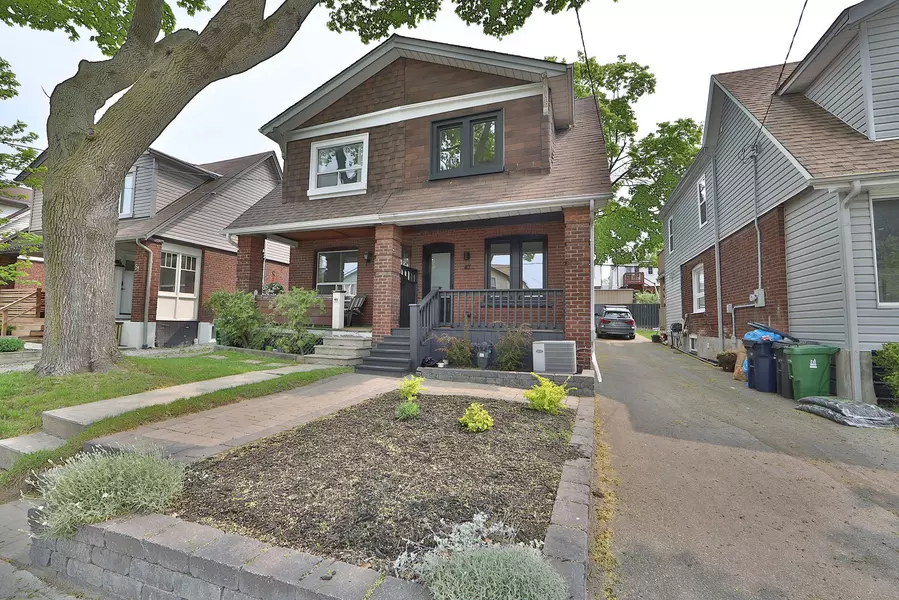 47 Hiltz AVE, Toronto E01, ON M4L 2N6