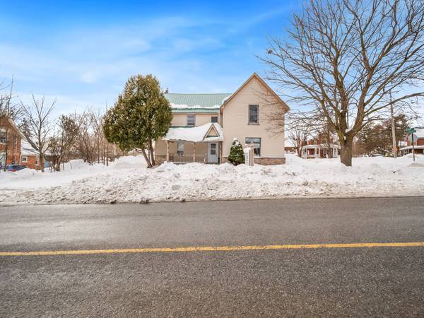 29 Albert ST N, Orillia, ON L3V 5J9