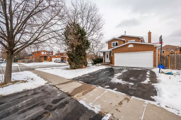 Oakville, ON L6H 3T1,98 River Oaks BLVD W