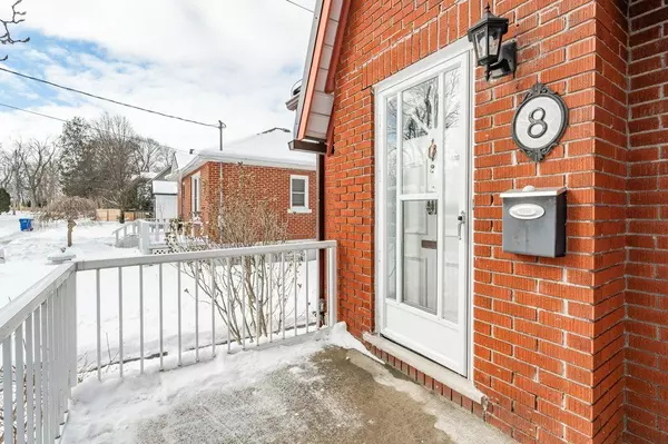 Guelph, ON N1E 2T3,8 Hepburn AVE