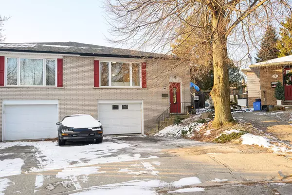 8 GAFNEY CT, Hamilton, ON L9C 6N3