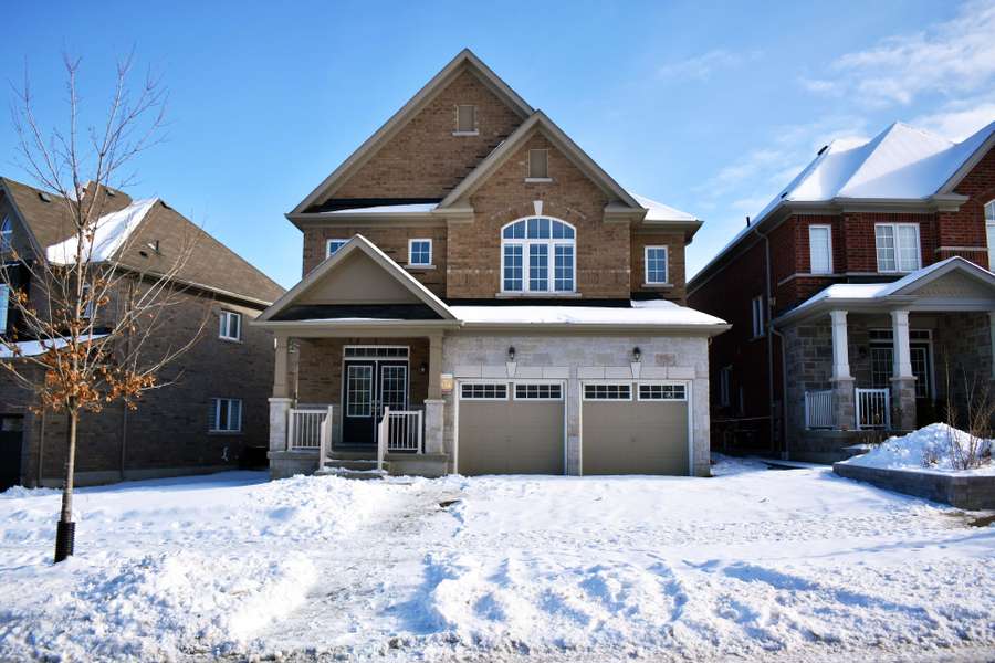 137 ELEPHANT HILL DR, Clarington, ON L1C 0V9