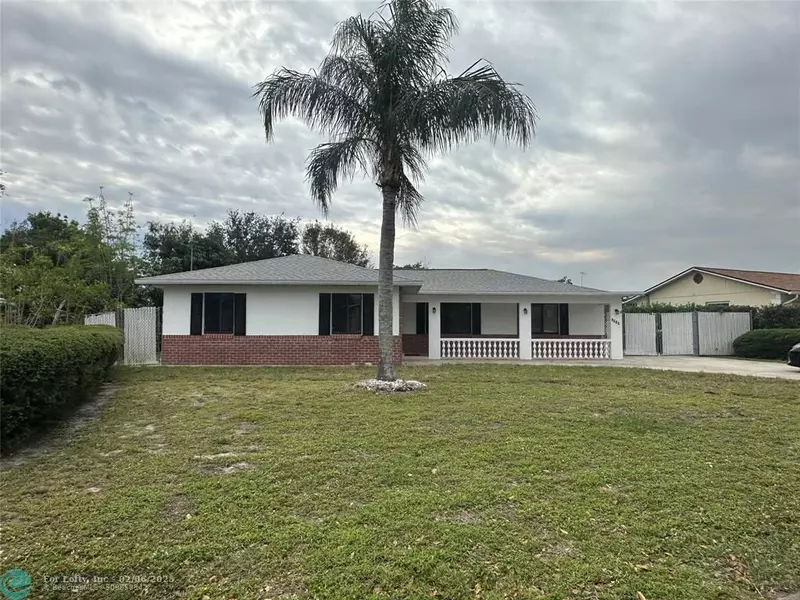 3919 Viscaya St, Sebring, FL 33872