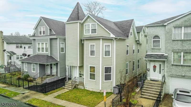 15 Girard Ave, East Orange City, NJ 07017
