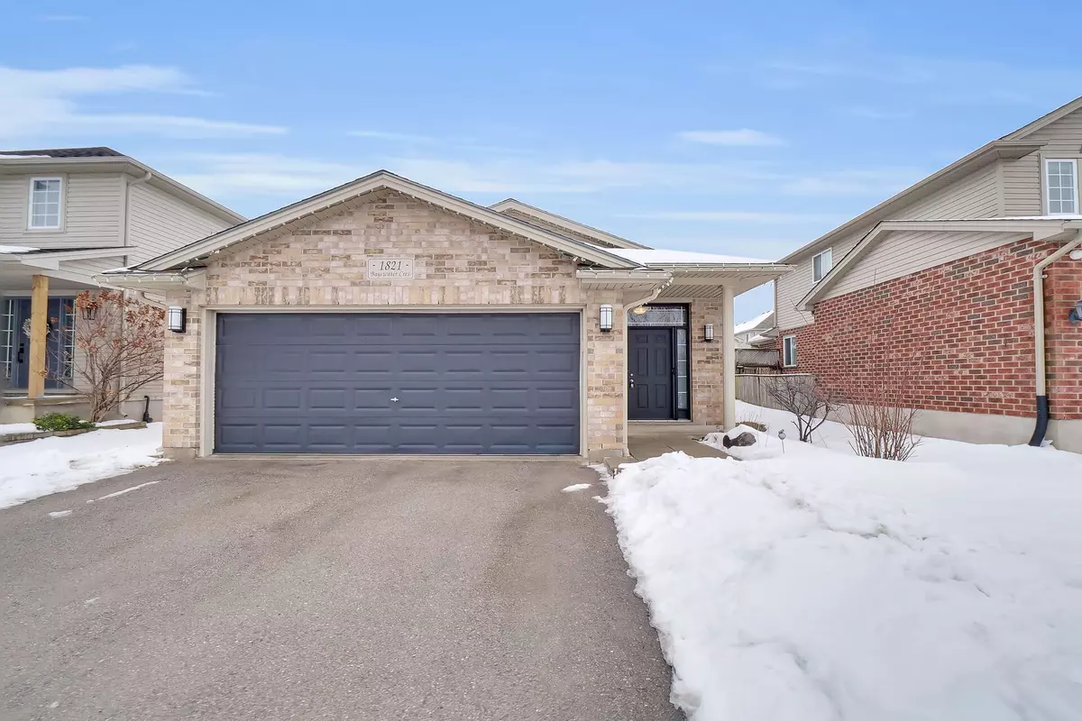 London, ON N6G 5N1,1821 Bayswater CRES