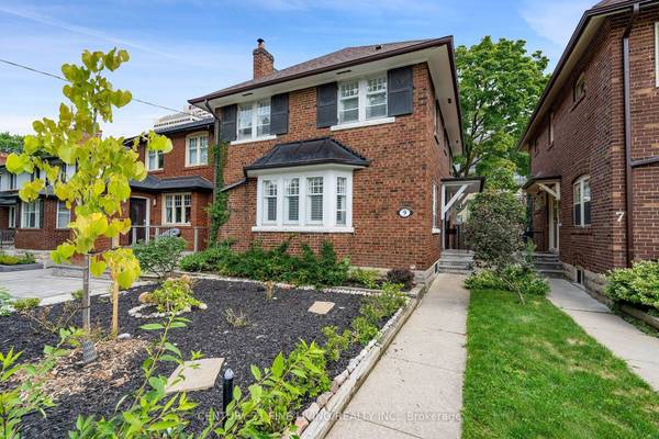 9 Maxwell AVE, Toronto C03, ON M5P 2B4