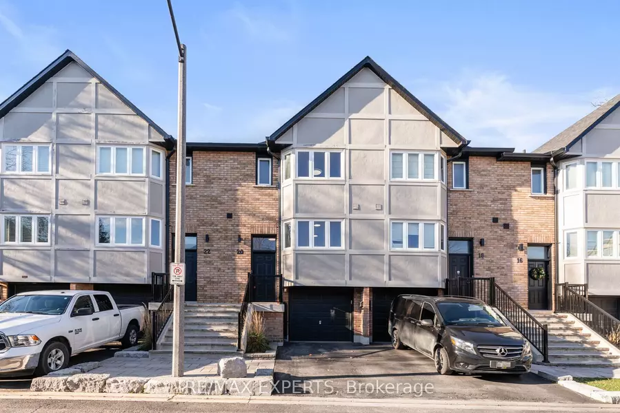 20 William Farr LN #10, Vaughan, ON L4L 8Z6