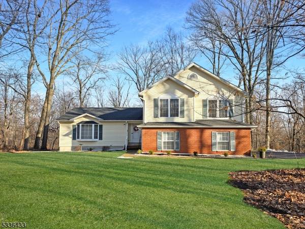 38 Featherbed Ln, Raritan Twp., NJ 08822