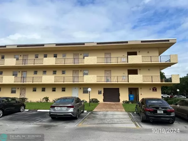 201 Berkley Rd  #311, Hollywood, FL 33024