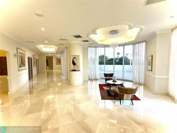 Sunny Isles Beach, FL 33160,18671 Collins Ave  #903