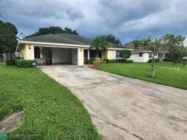 Fort Pierce, FL 34982,5406 Hickory Dr  #8