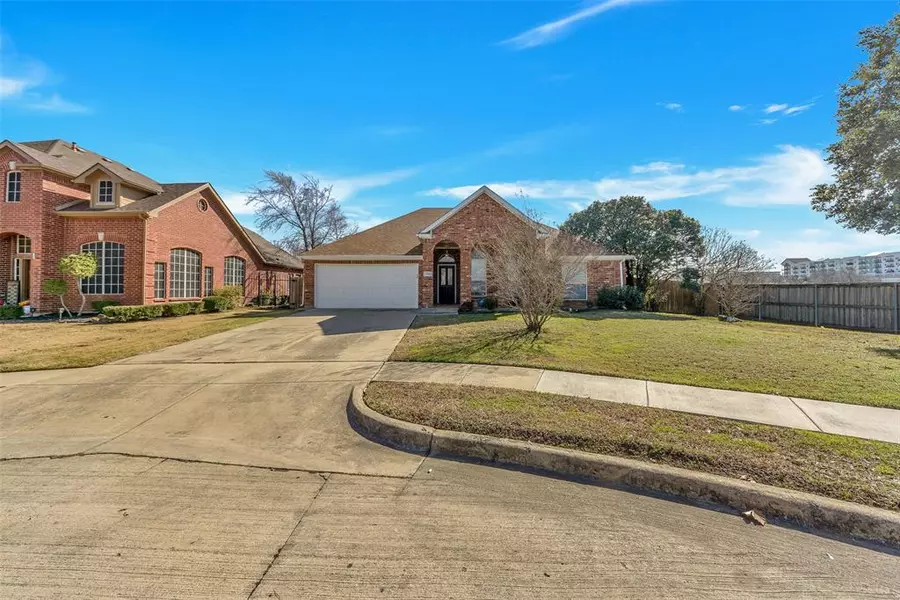 5700 Kelly Court, Haltom City, TX 76137