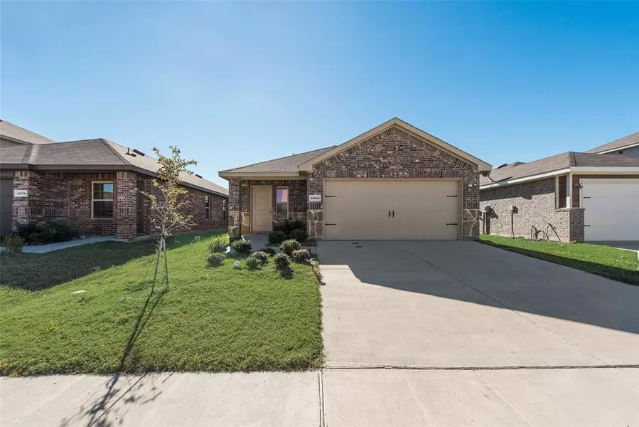 1080 Old Oaks Drive, Forney, TX 75126