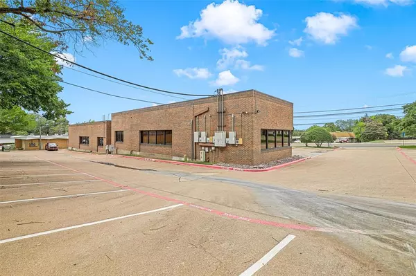 Arlington, TX 76012,1106 W Randol Mill Road #300