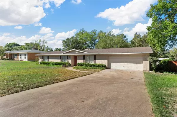 Woodway, TX 76712,442 Bellaire Drive