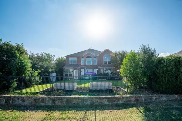 2809 Thorncreek Lane, Fort Worth, TX 76177