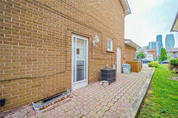 Mississauga, ON L4Z 1J6,4161 Dursley CRES #Bsmt