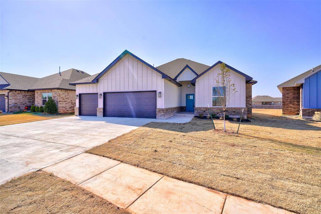 10613 Little Sallisaw Creek Drive, Yukon, OK 73099