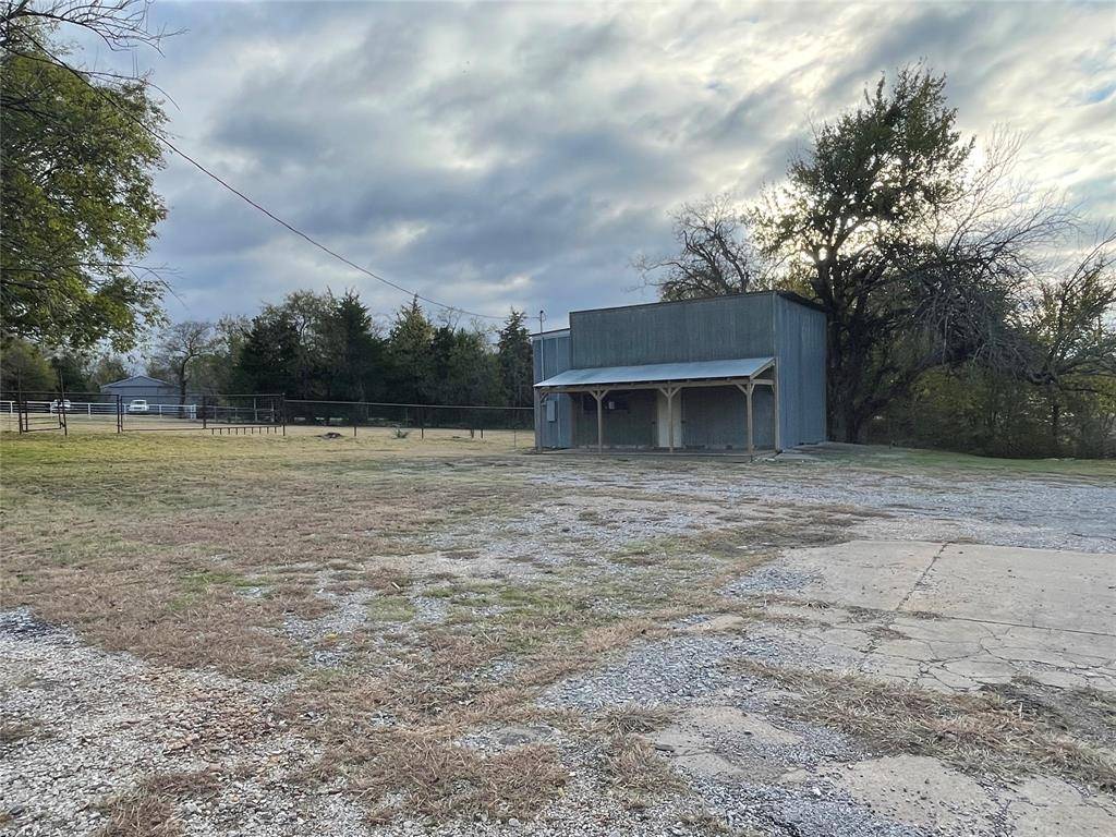 Whitewright, TX 75491,609 W Grand