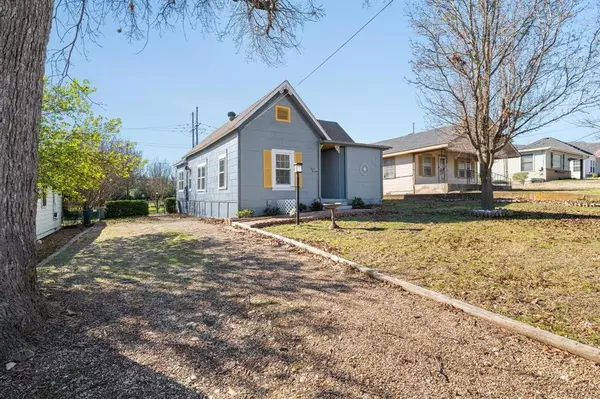 Denison, TX 75020,412 W Acheson Street