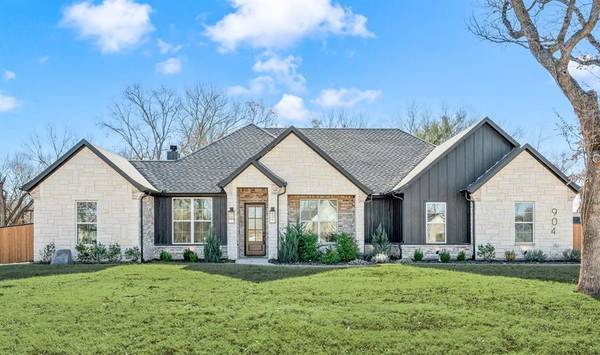 904 Taylor Branch, Springtown, TX 76082