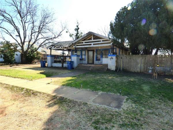 305 W 4th Street, Cisco, TX 76437