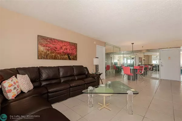 Pembroke Pines, FL 33026,1100 Saint Charles Pl  #821