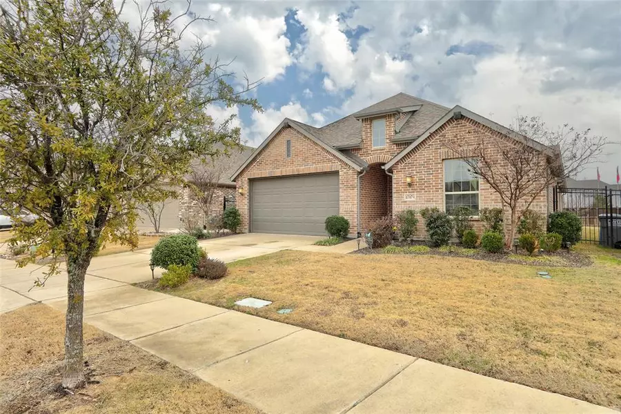 1717 JOURNEY FORTH Trail, Wylie, TX 75098