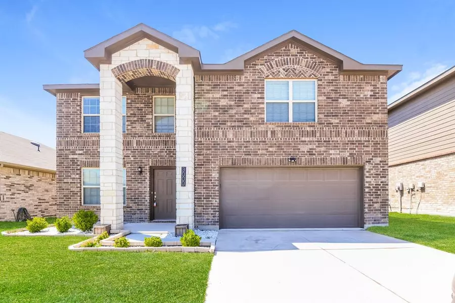 3000 Whitetail Chase Drive, Fort Worth, TX 76108