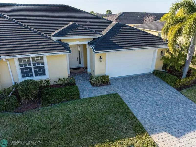 6121 NW Castlebay Ln, Port St Lucie, FL 34983