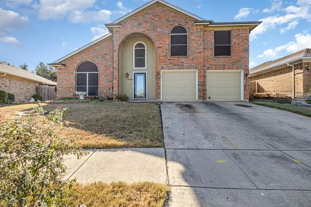 Arlington, TX 76014,1308 Green Hill Drive