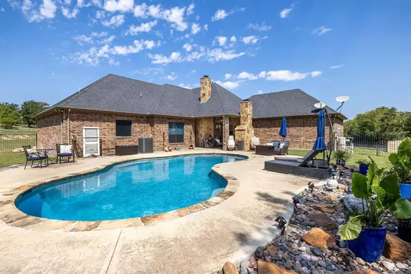 120 Royal Drive,  Weatherford,  TX 76085