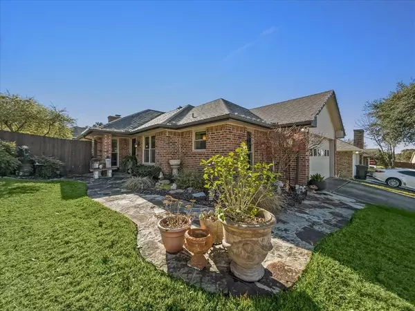 2206 Rockwood Drive, Carrollton, TX 75007