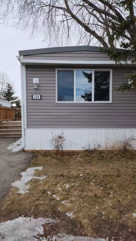 High River, AB T1V 1J4,206 Polar AVE NE