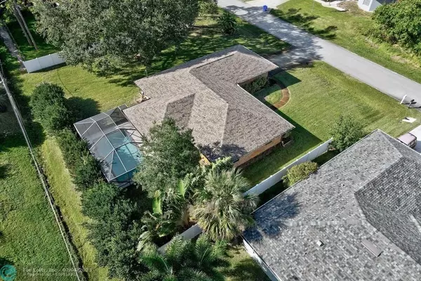 871 Salem Avenue, Sebastian, FL 32958