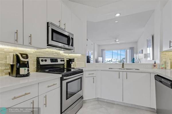 Fort Lauderdale, FL 33321,7708 Trent Dr  #411