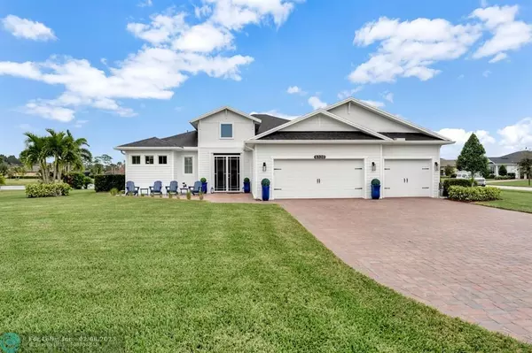 6320 SW Arcadia Sq, Vero Beach, FL 32966