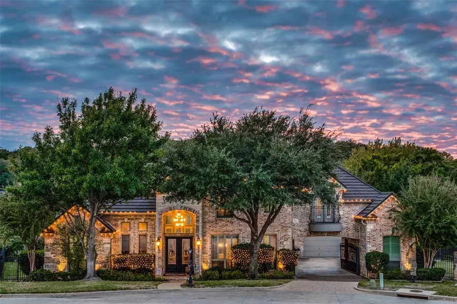 2022 Stone Canyon Court, Arlington, TX 76012