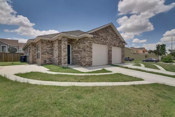 Fort Worth, TX 76119,2500/2502 Las Brisas Street